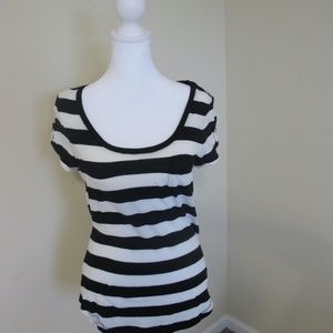 Express Women's casual Short Sleeve Shirt Top Size Small black white EUC